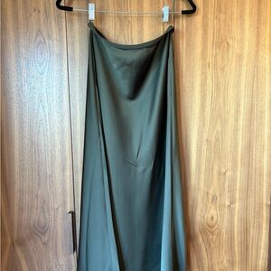 NWOT Uniqlo Dark Green Skirt